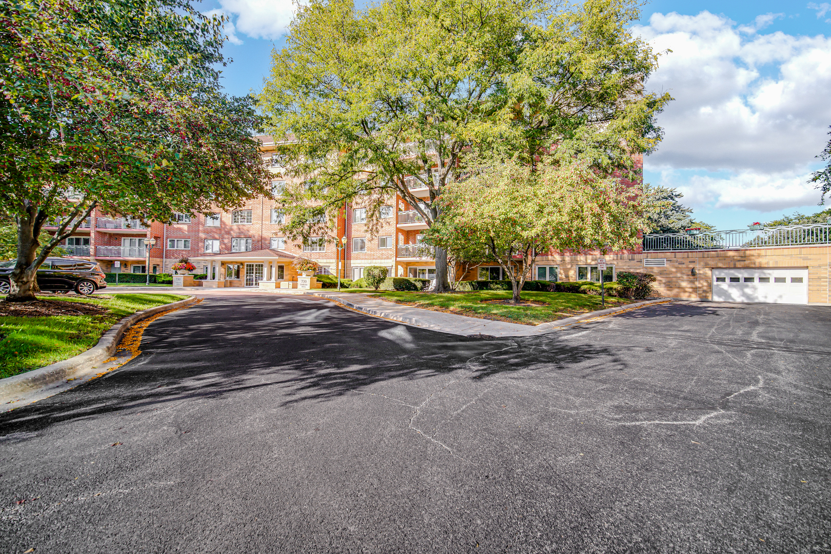 730 Creekside Drive #405C, Mount Prospect, IL 60056