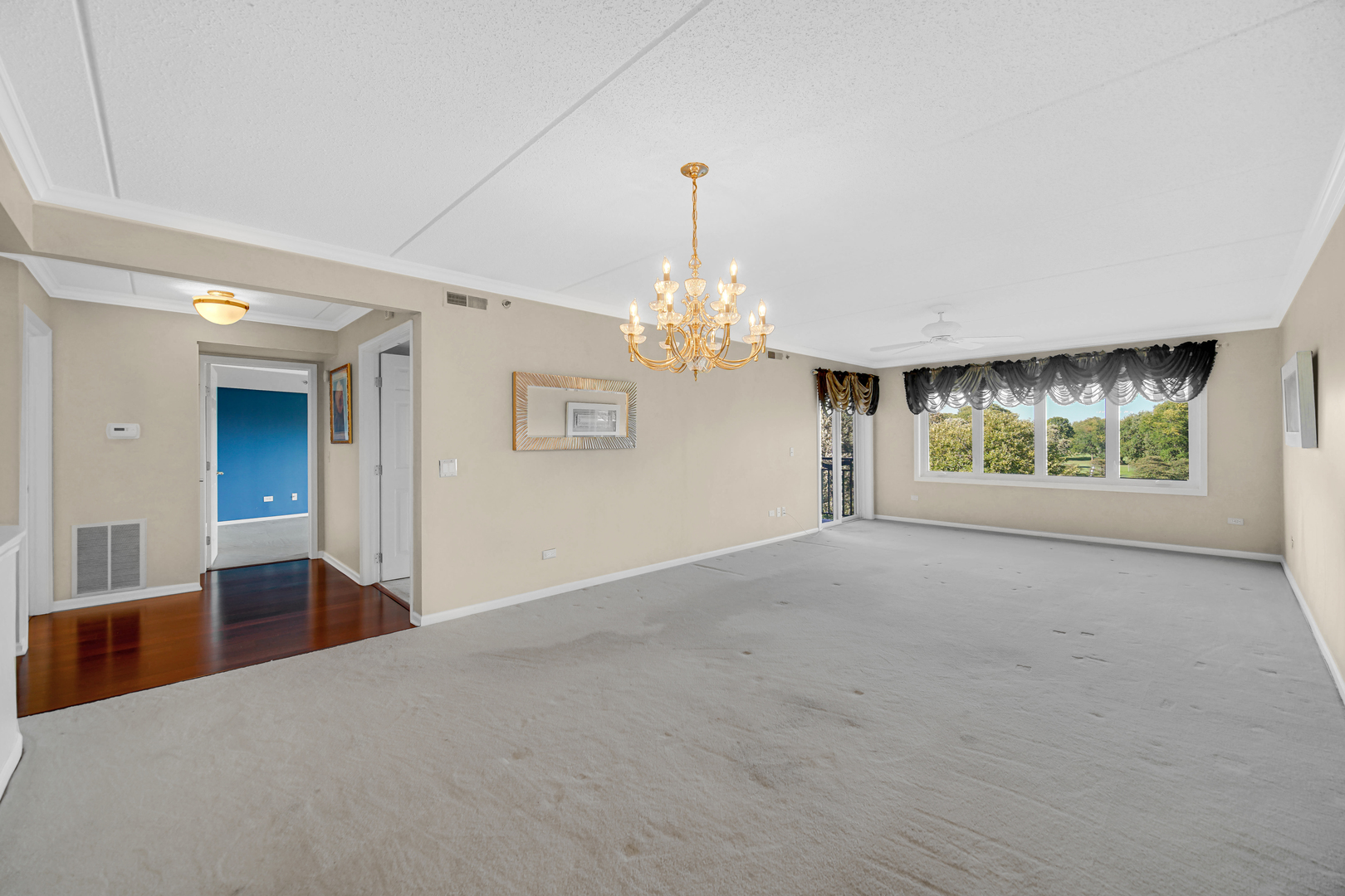 730 Creekside Drive #405C, Mount Prospect, IL 60056