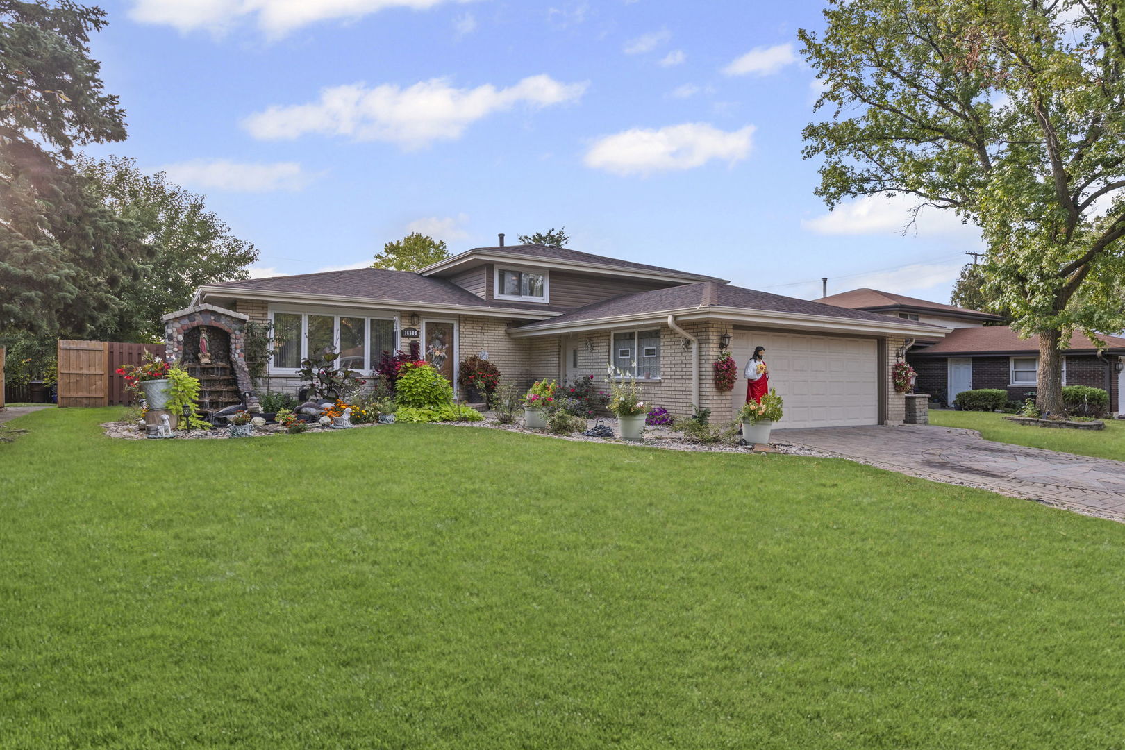 16808 Wausau Avenue, South Holland, IL 60473