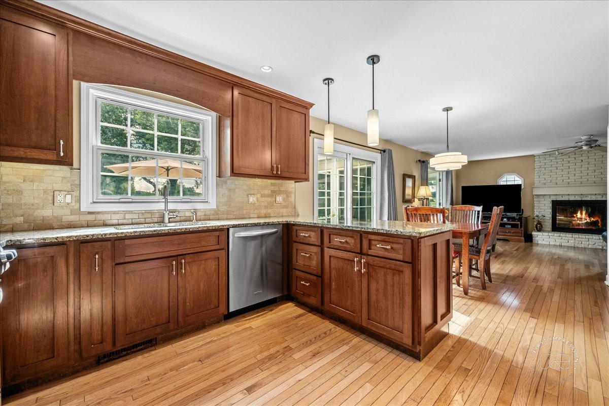 1432 Calcutta Lane, Naperville, IL 60563