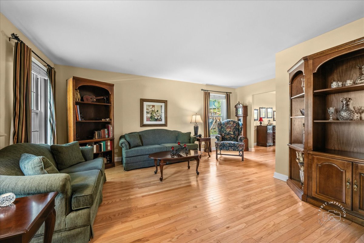 1432 Calcutta Lane, Naperville, IL 60563