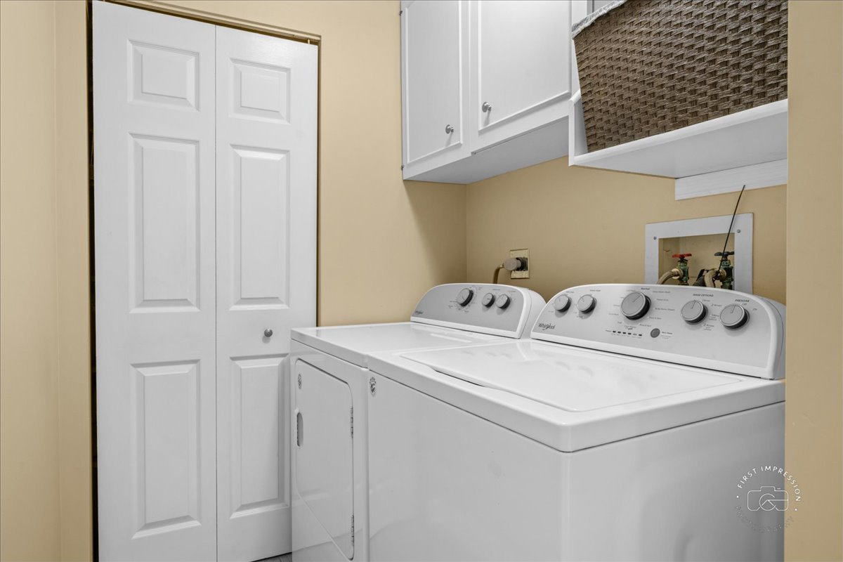 1432 Calcutta Lane, Naperville, IL 60563