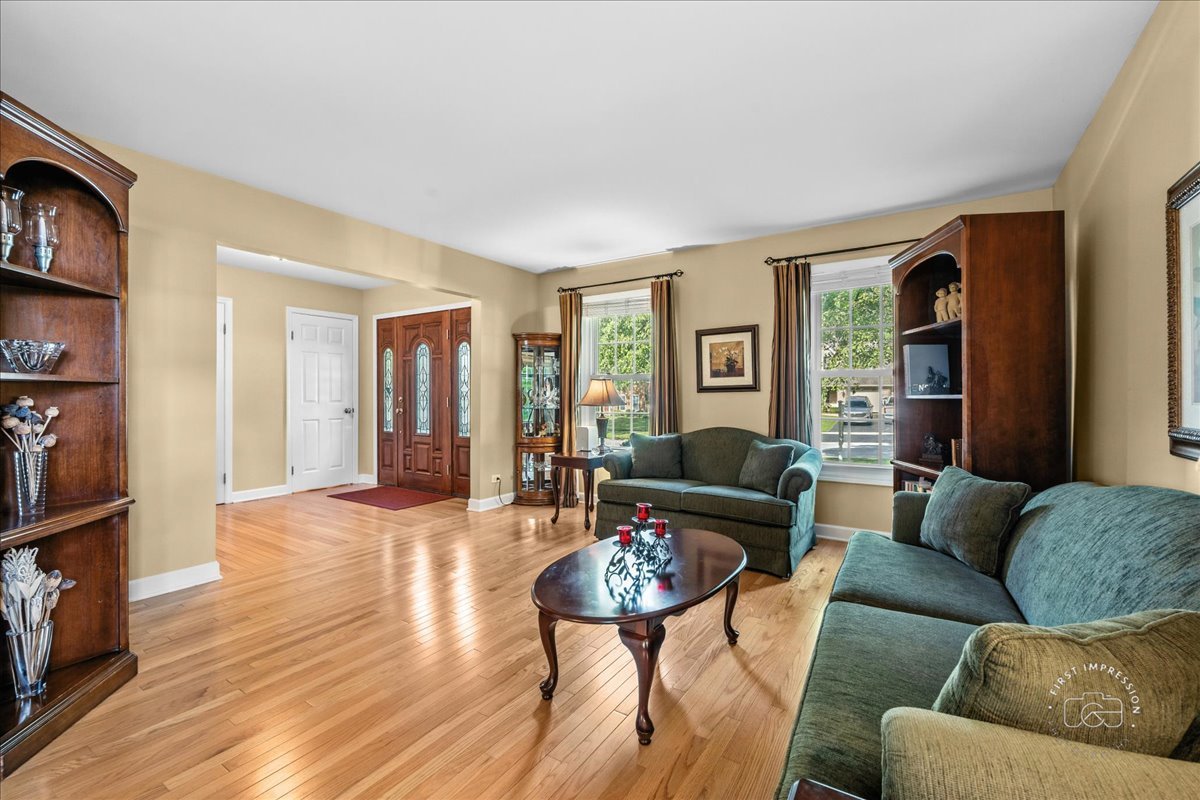 1432 Calcutta Lane, Naperville, IL 60563