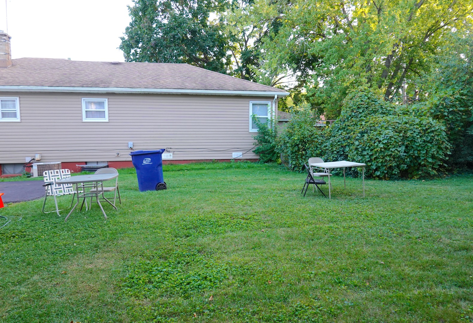 302 S Martin Avenue, Waukegan, IL 60085