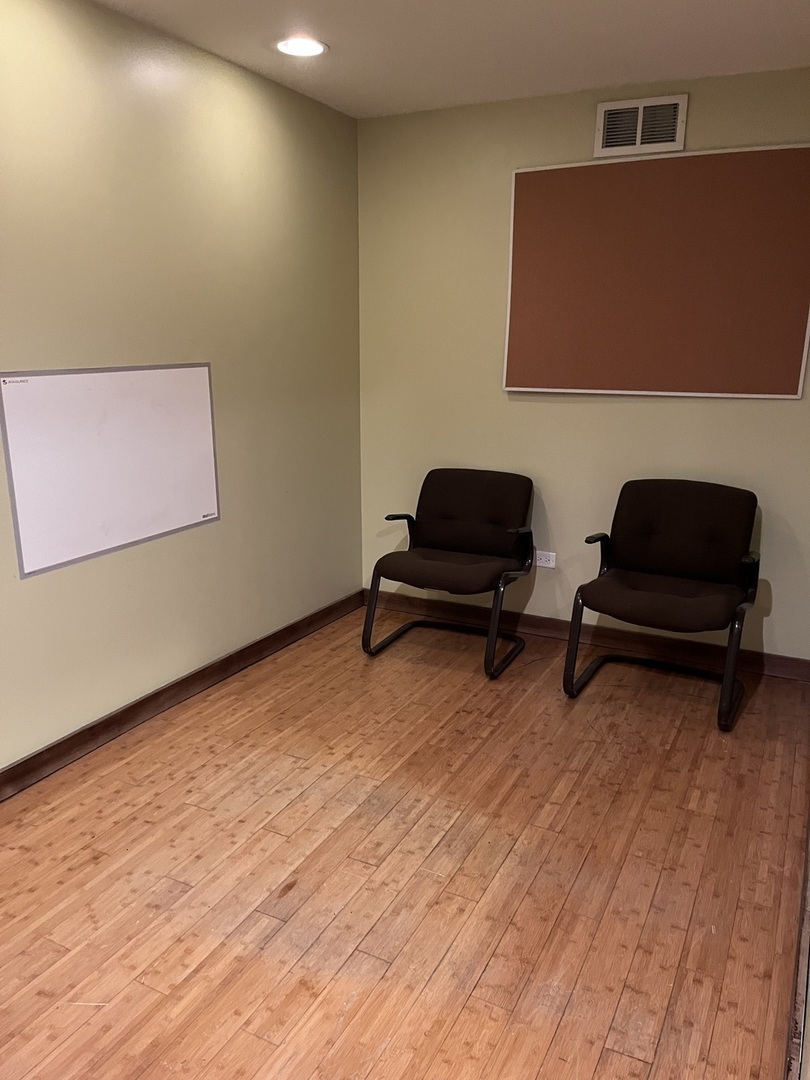 15426 S 70th Court #201, Orland Park, IL 60462