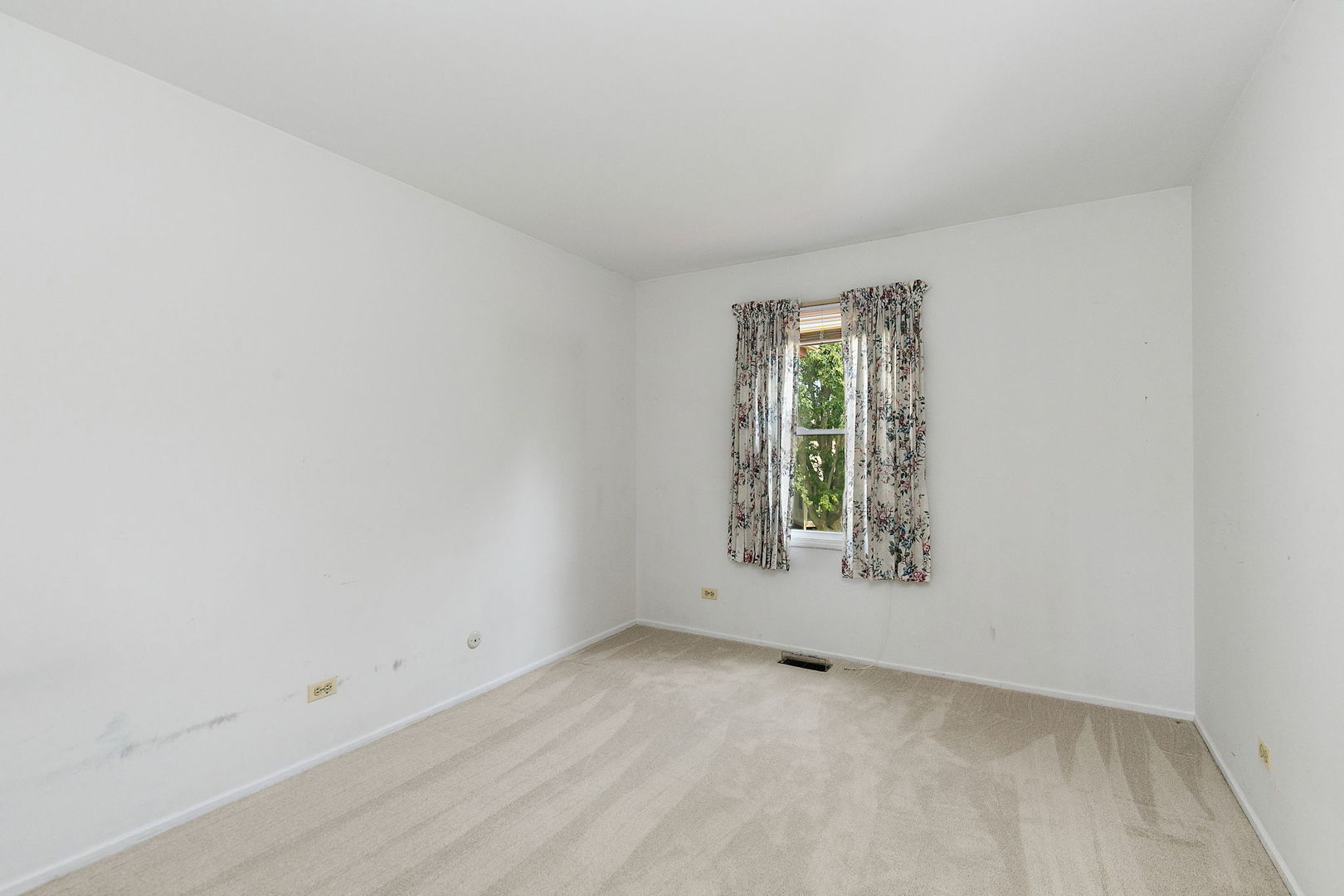 2404 Baldwin Court, Schaumburg, IL 60193