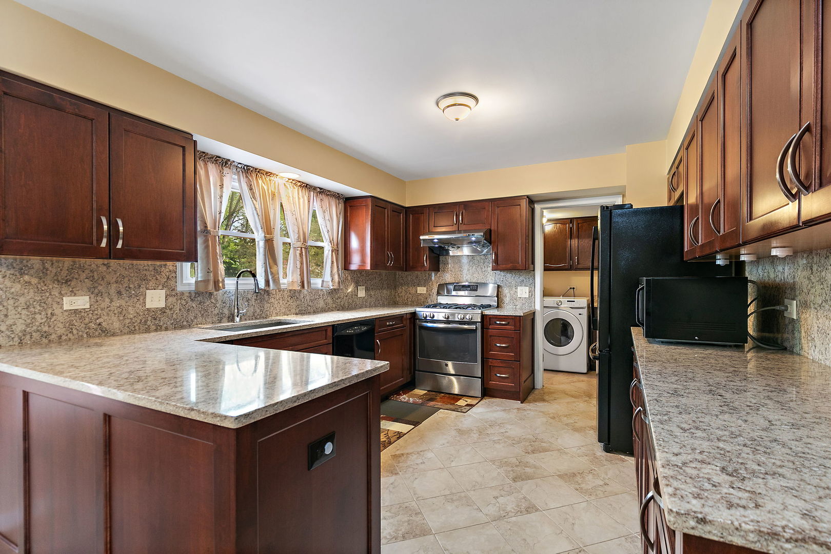 2404 Baldwin Court, Schaumburg, IL 60193