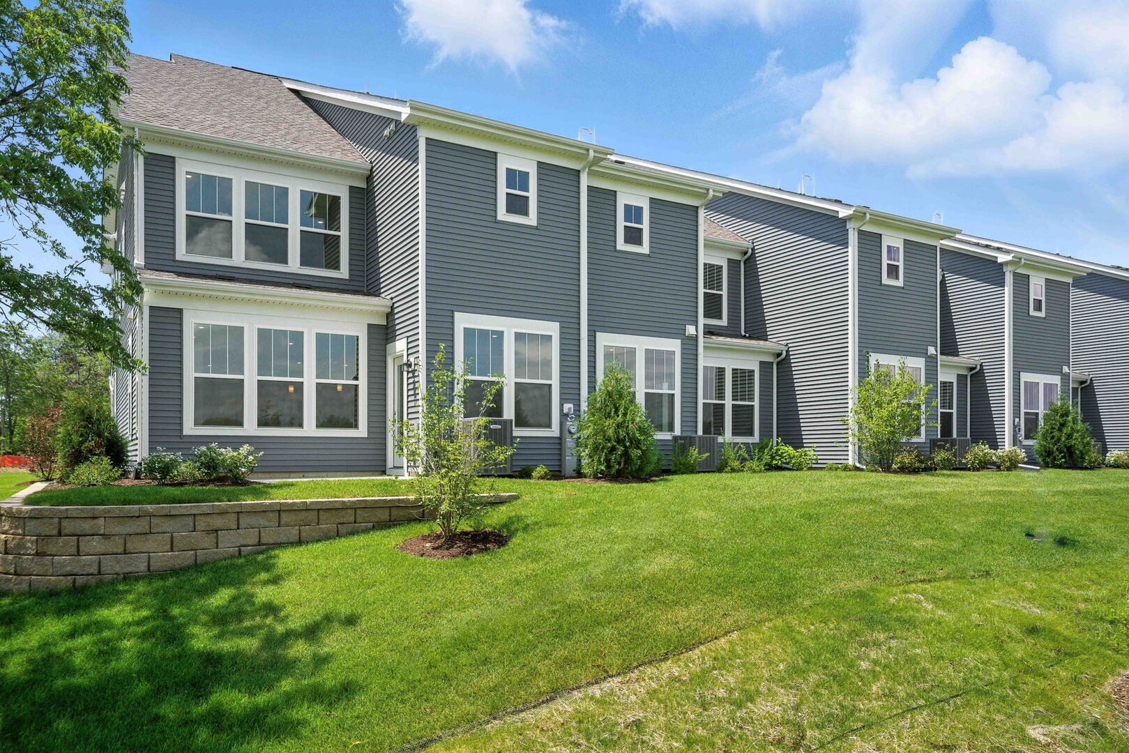 1058 Houston Street #74003, Batavia, IL 60510