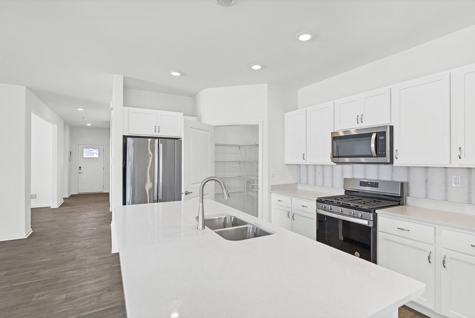 918 Plateau Drive, Pingree Grove, IL 60140