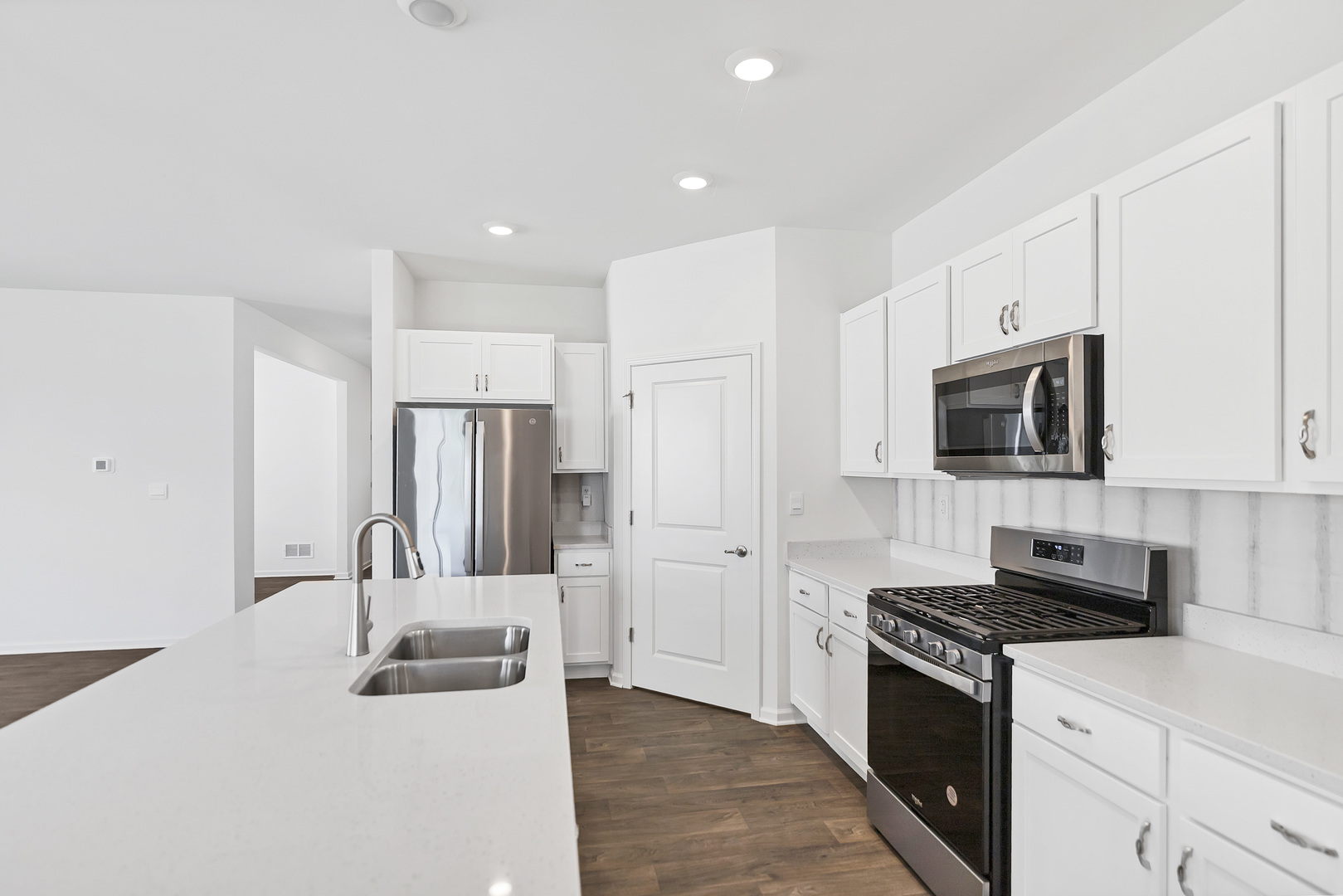 918 Plateau Drive, Pingree Grove, IL 60140