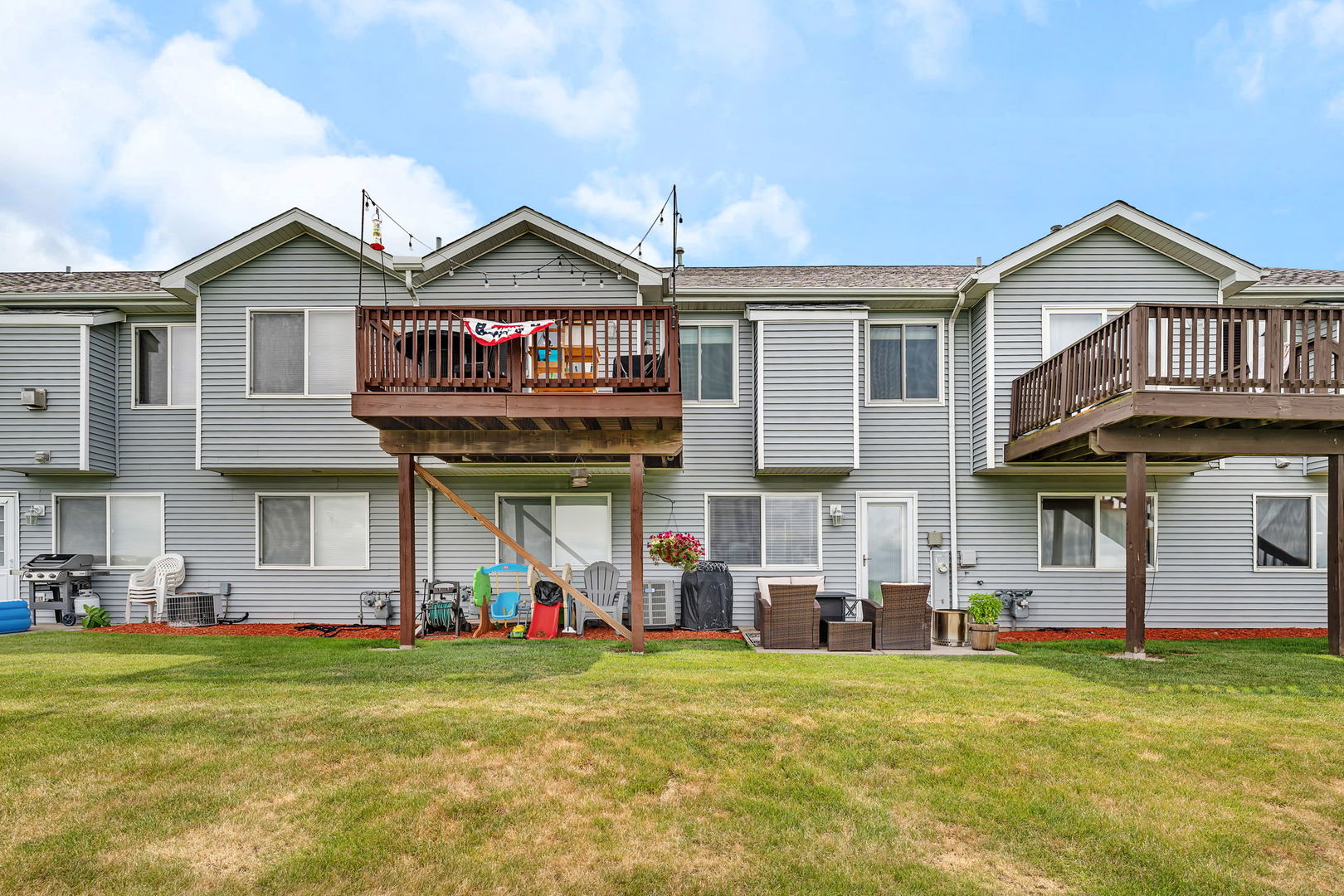 1941 Waters Edge Drive, Minooka, IL 60447