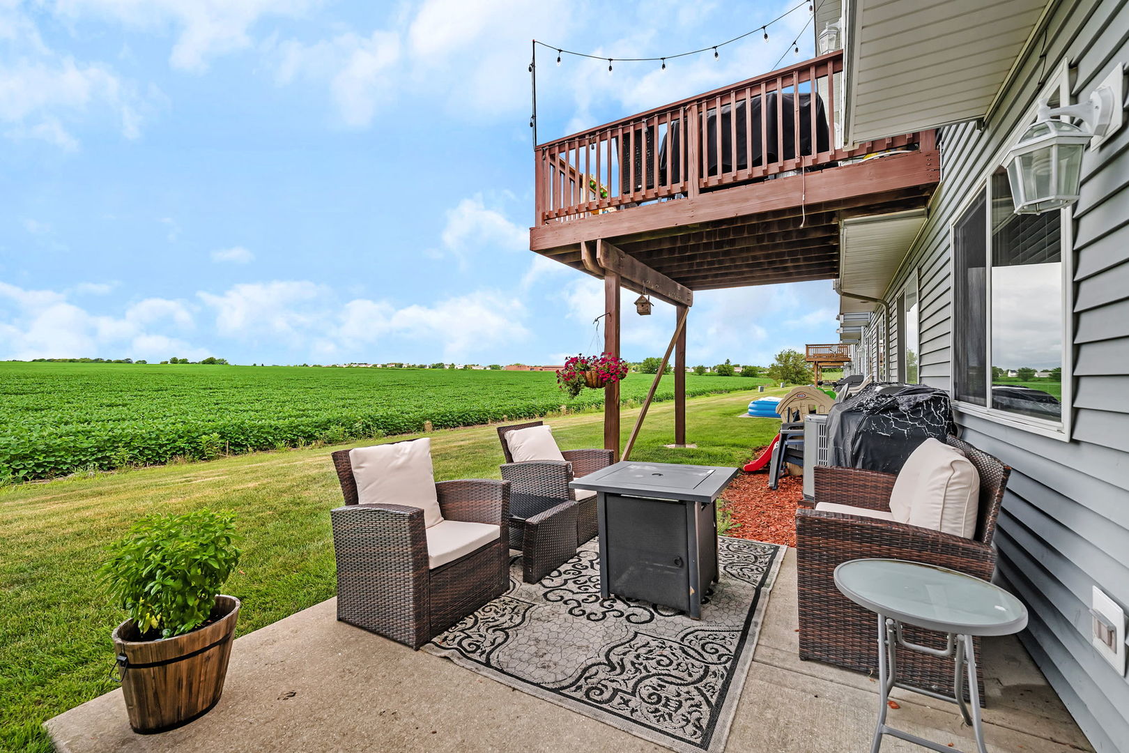 1941 Waters Edge Drive, Minooka, IL 60447