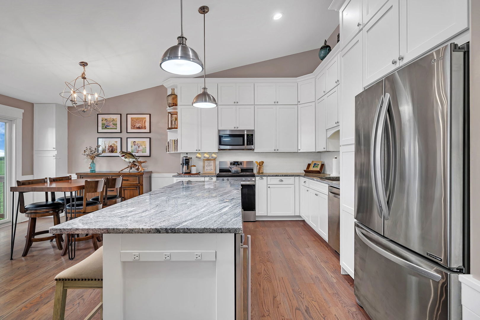 1941 Waters Edge Drive, Minooka, IL 60447