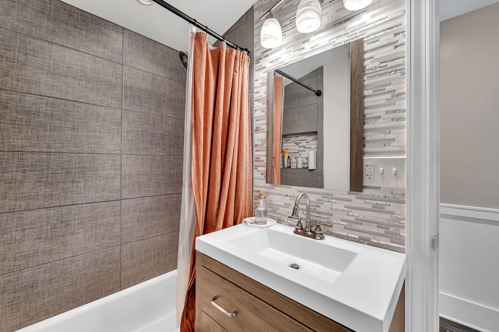 1941 Waters Edge Drive, Minooka, IL 60447