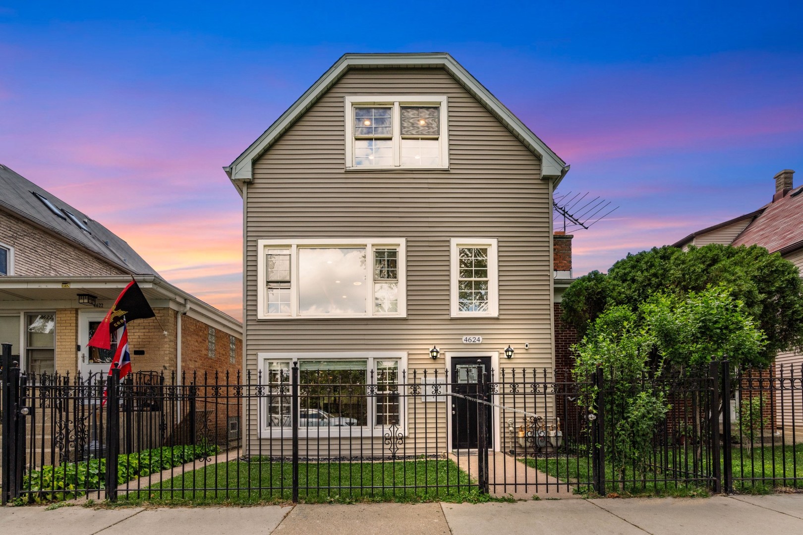 4624 N Springfield Avenue, Chicago, IL 60625