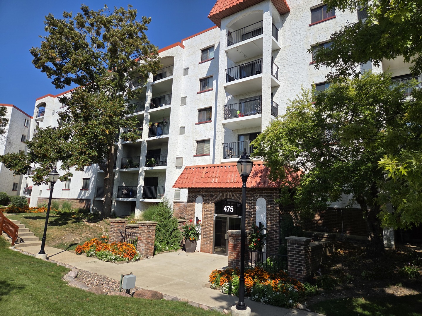 475 Plum Creek Drive #206, Wheeling, IL 60090