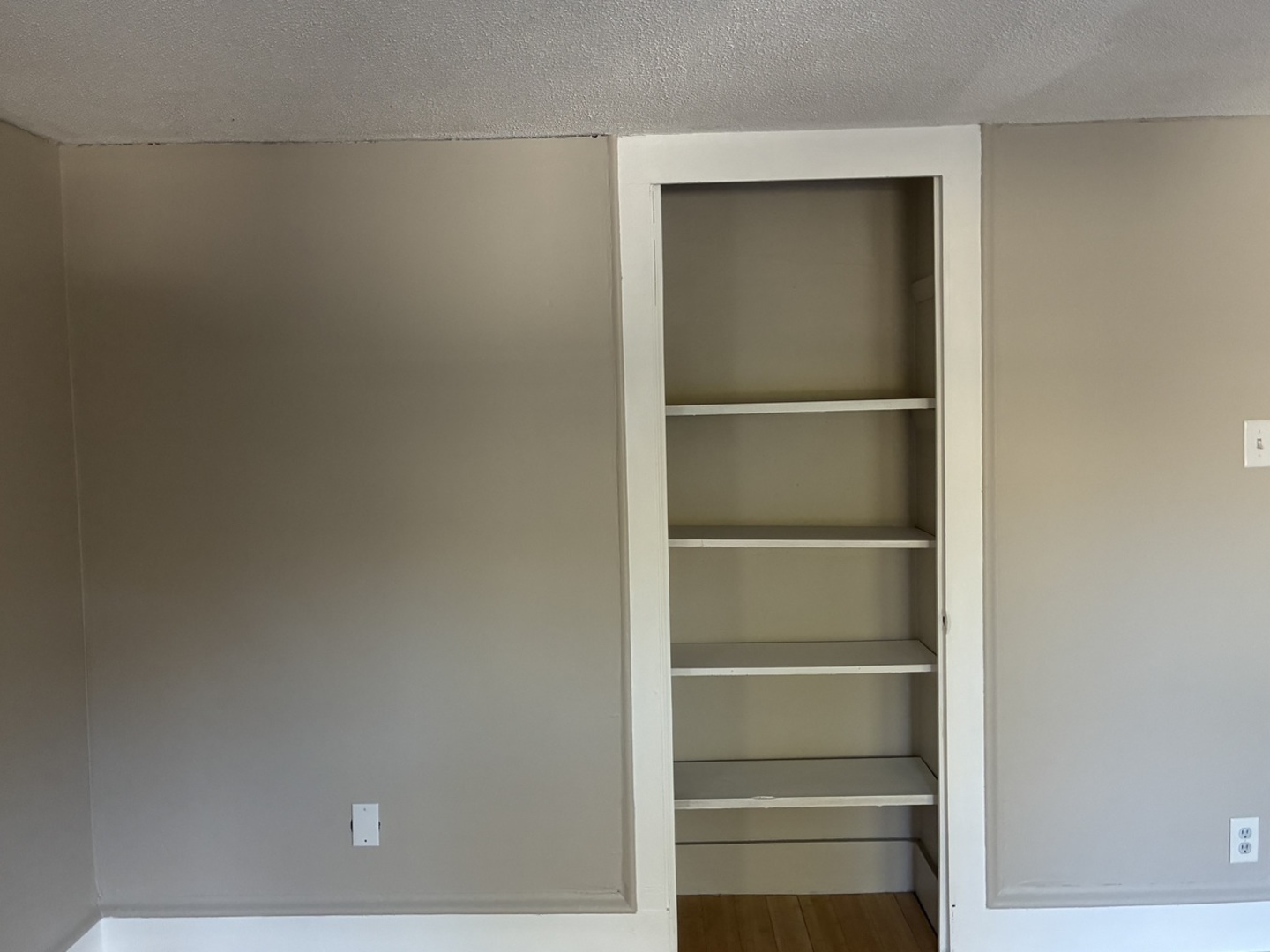 3003 Elizabeth Avenue, Zion, IL 60099