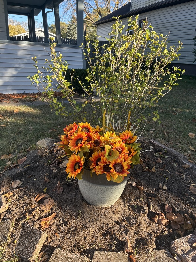 3003 Elizabeth Avenue, Zion, IL 60099