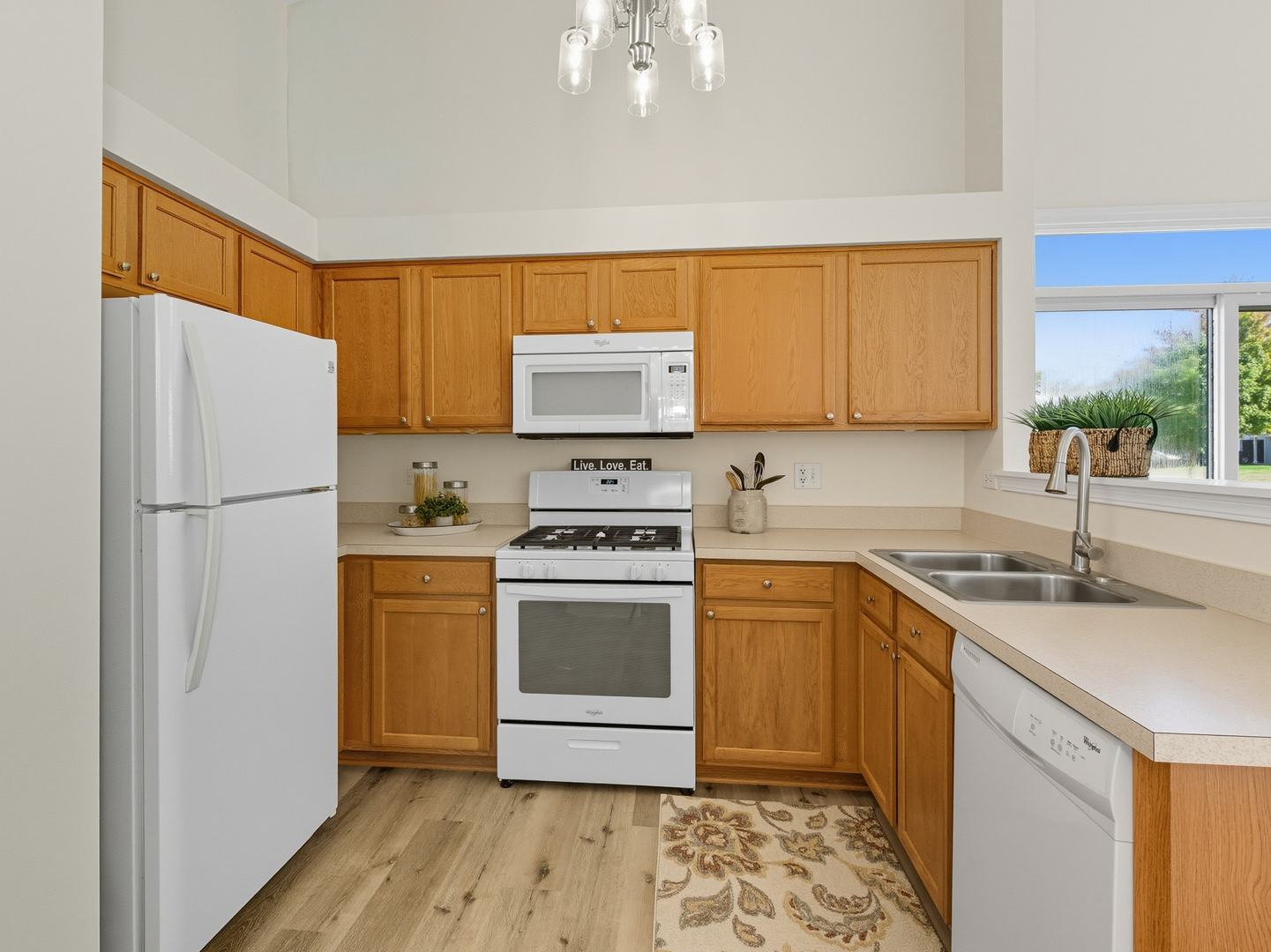 2813 Hoffman Street, Plano, IL 60545