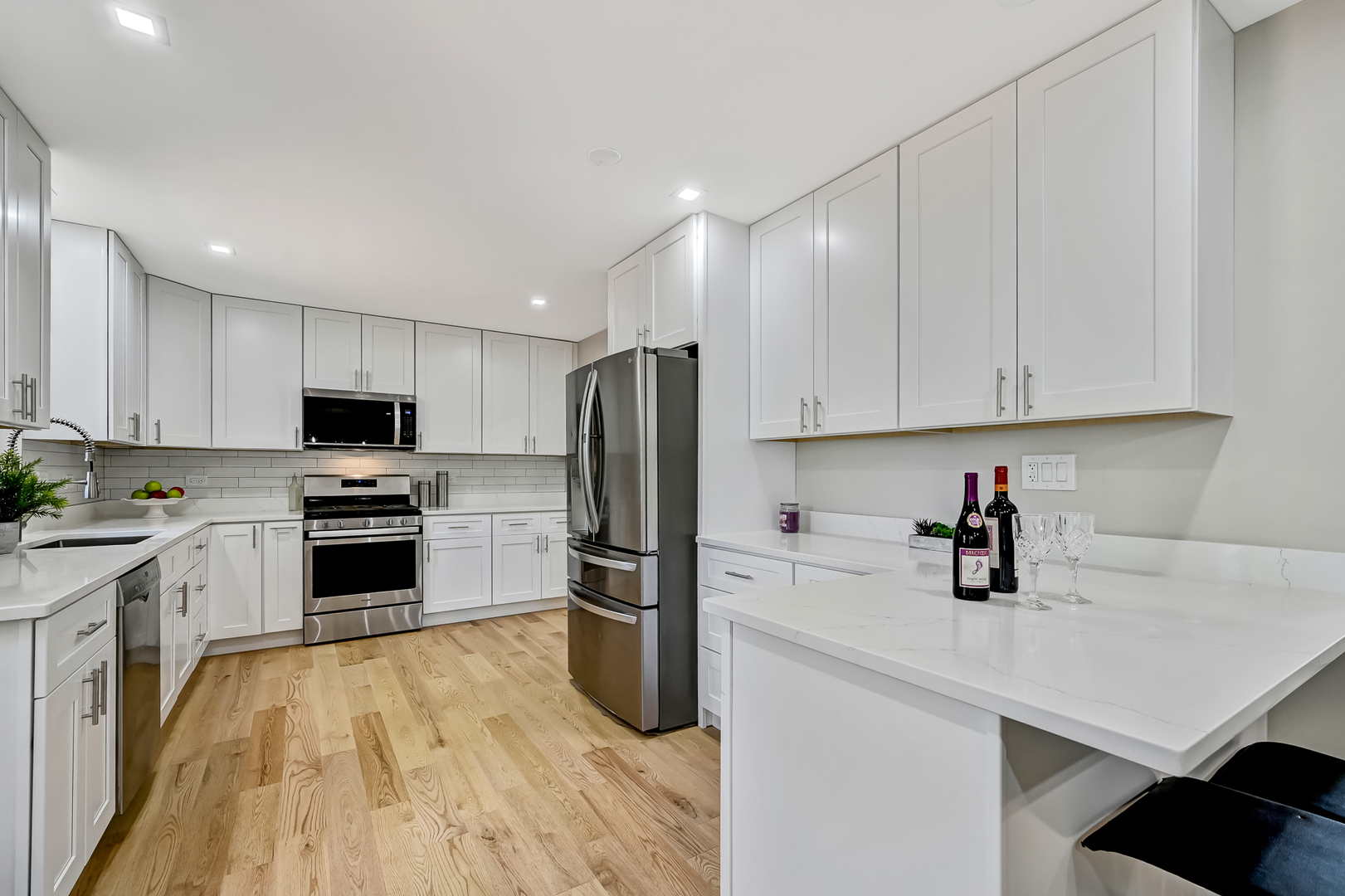 6803 PENNER Place, Downers Grove, IL 60516