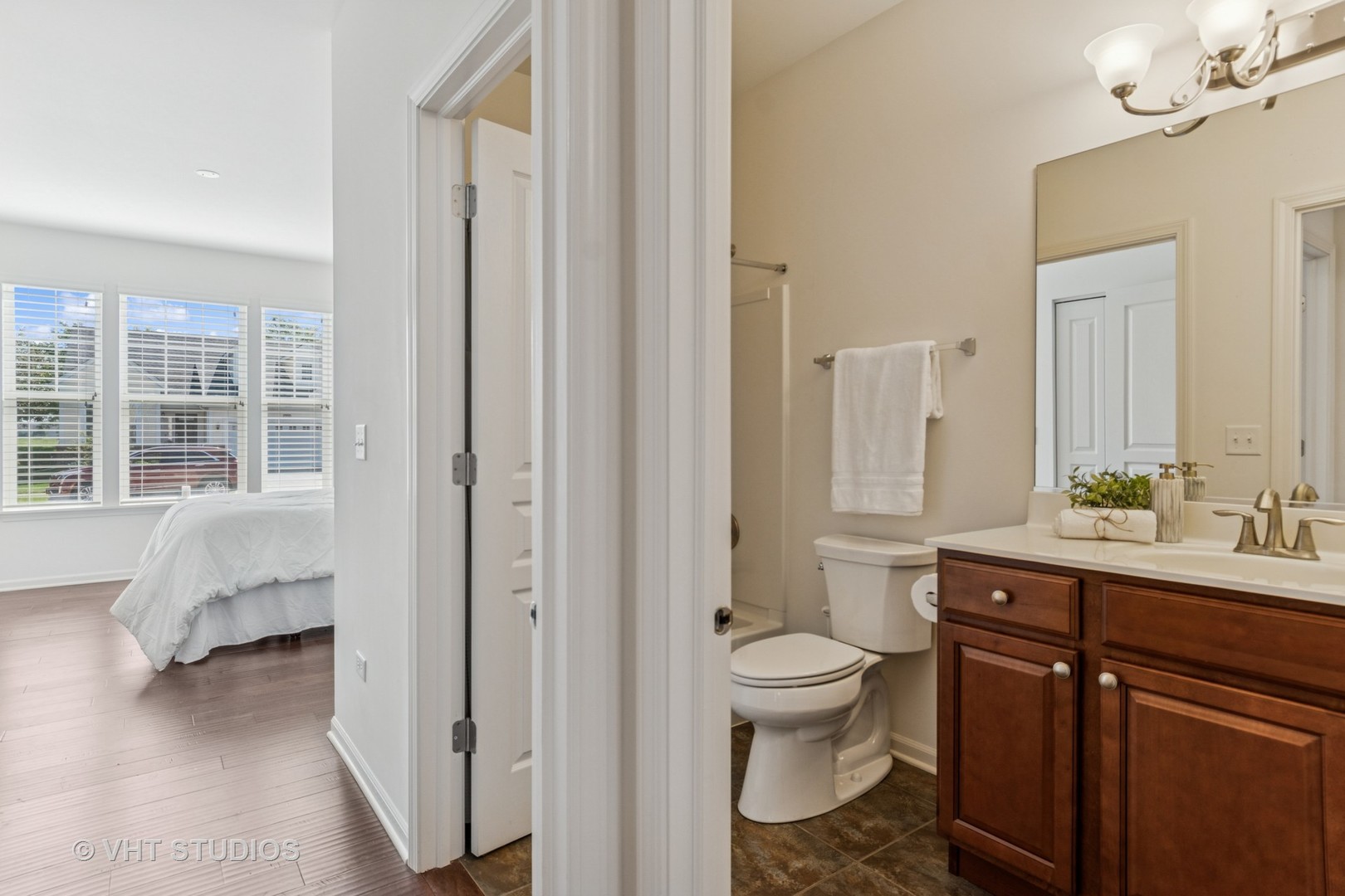 2723 Northmoor Drive, Naperville, IL 60564