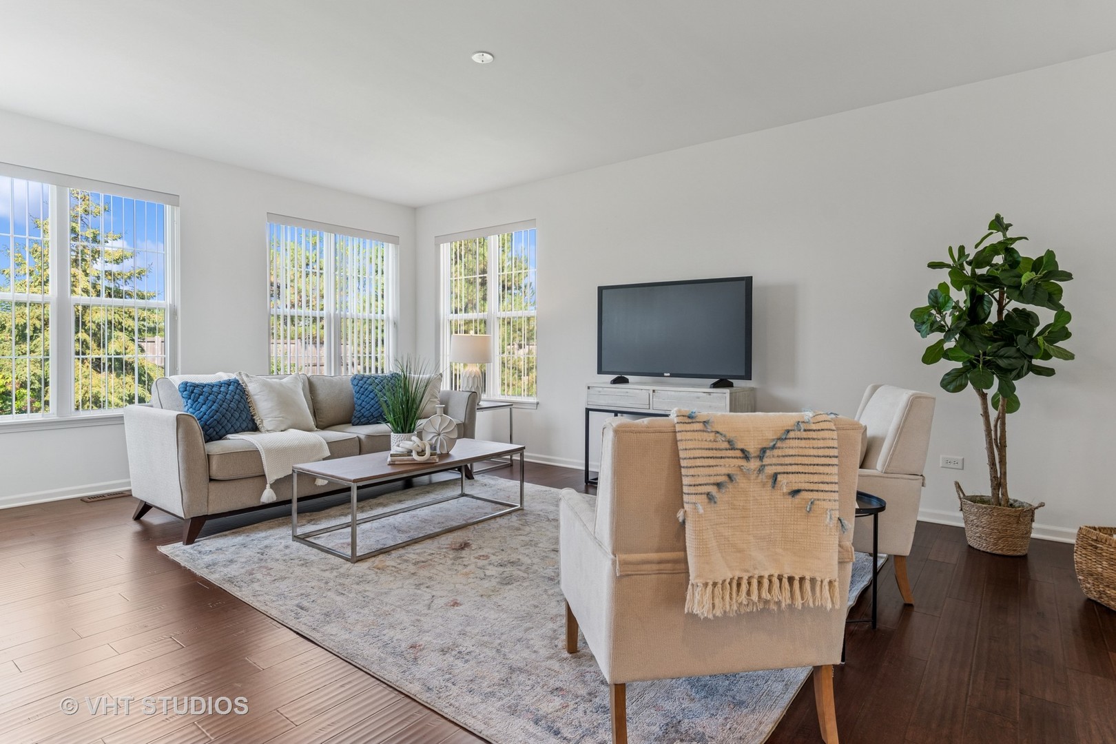 2723 Northmoor Drive, Naperville, IL 60564