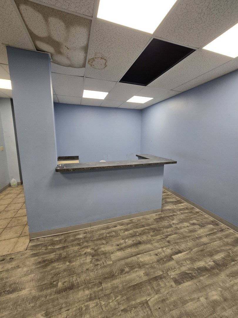 2201 Glenwood Avenue #101, Joliet, IL 60435