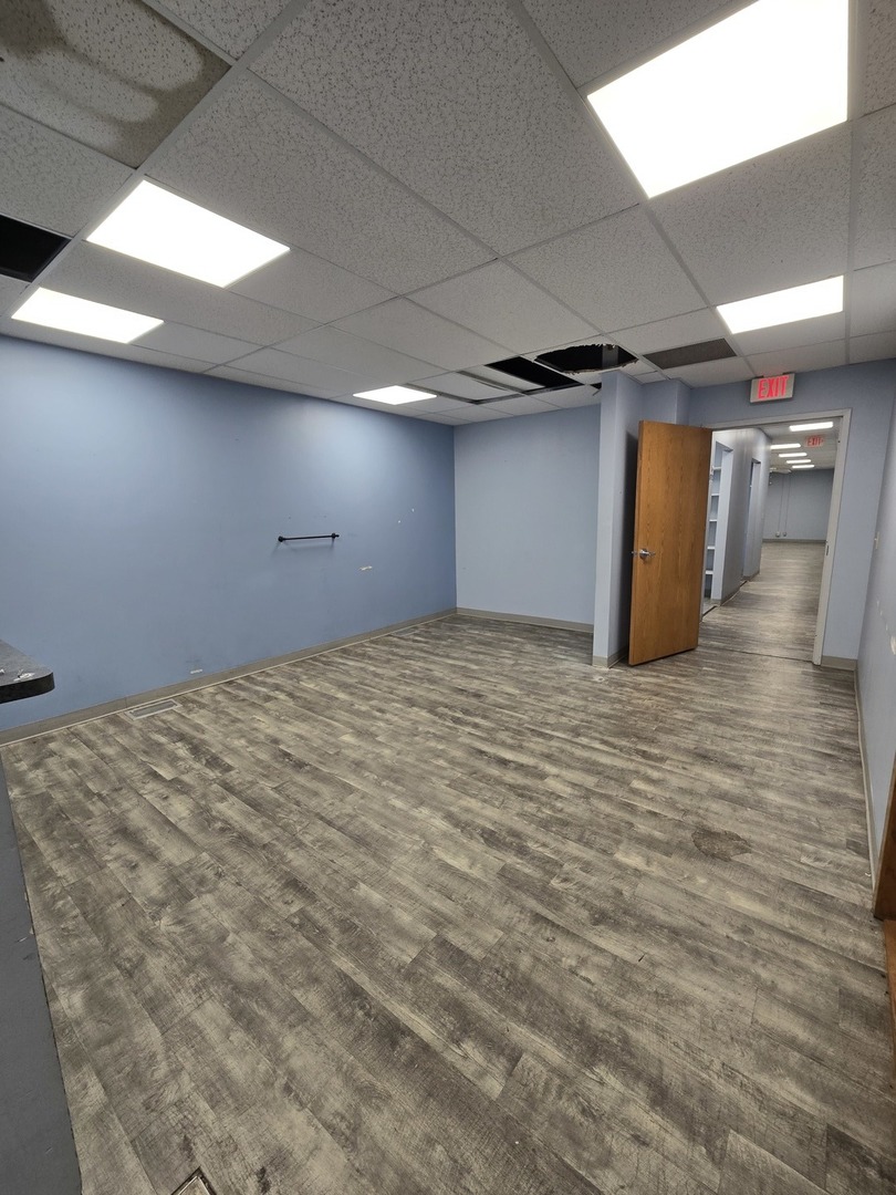 2201 Glenwood Avenue #101, Joliet, IL 60435