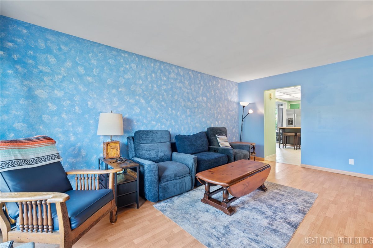 320 Harmony Drive, North Aurora, IL 60542