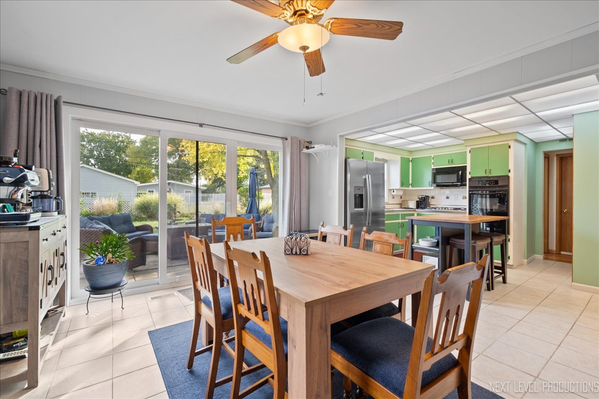 320 Harmony Drive, North Aurora, IL 60542