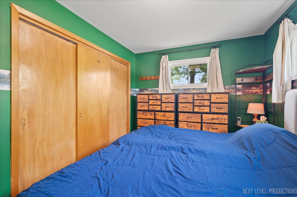 320 Harmony Drive, North Aurora, IL 60542