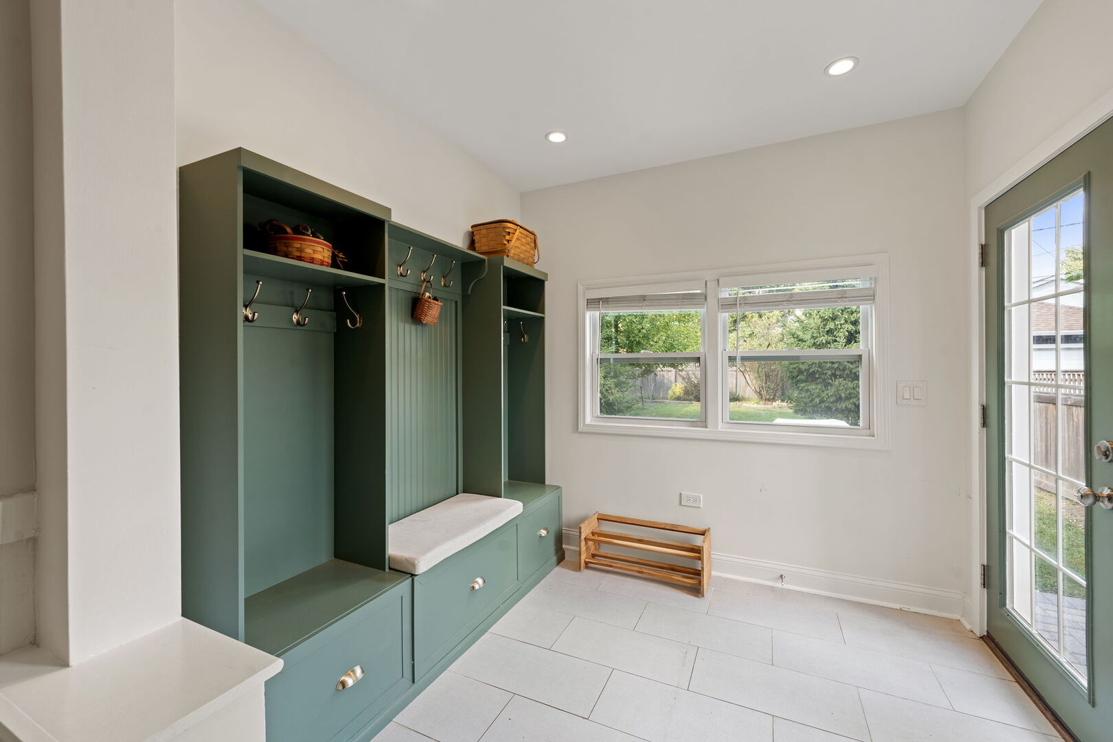 1488 Van Buren Avenue, Des Plaines, IL 60018