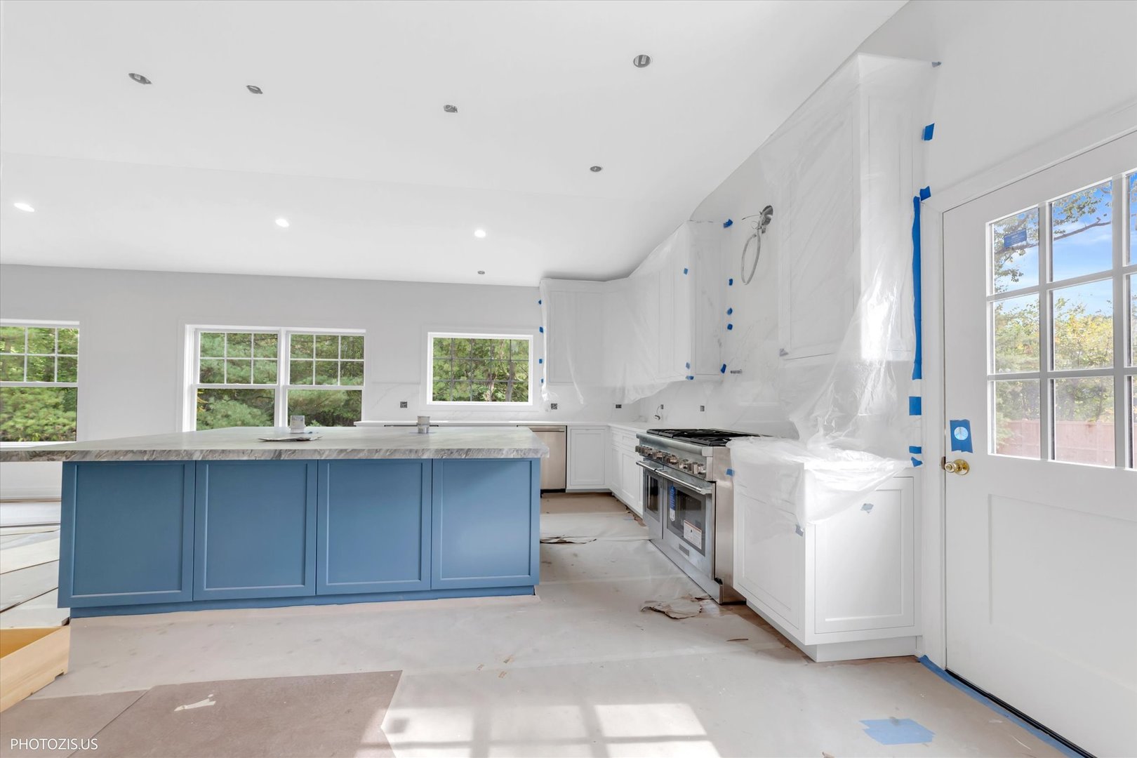 707 Brierhill Road, Deerfield, IL 60015