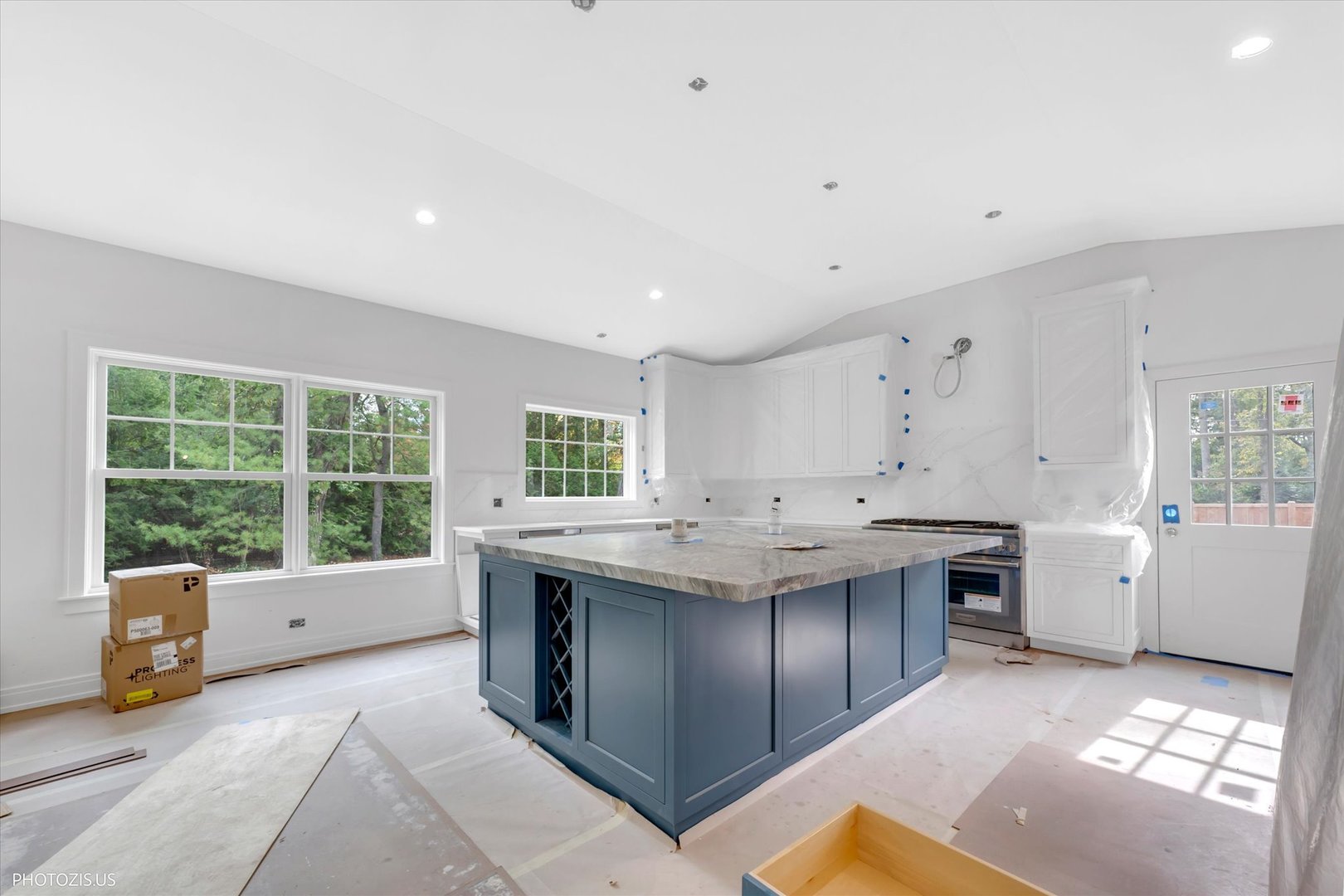 707 Brierhill Road, Deerfield, IL 60015