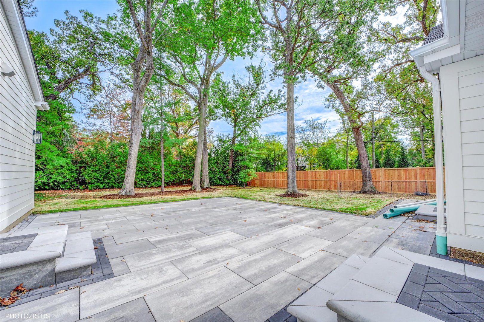 707 Brierhill Road, Deerfield, IL 60015