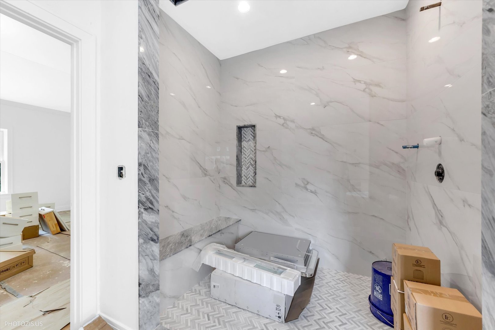 707 Brierhill Road, Deerfield, IL 60015