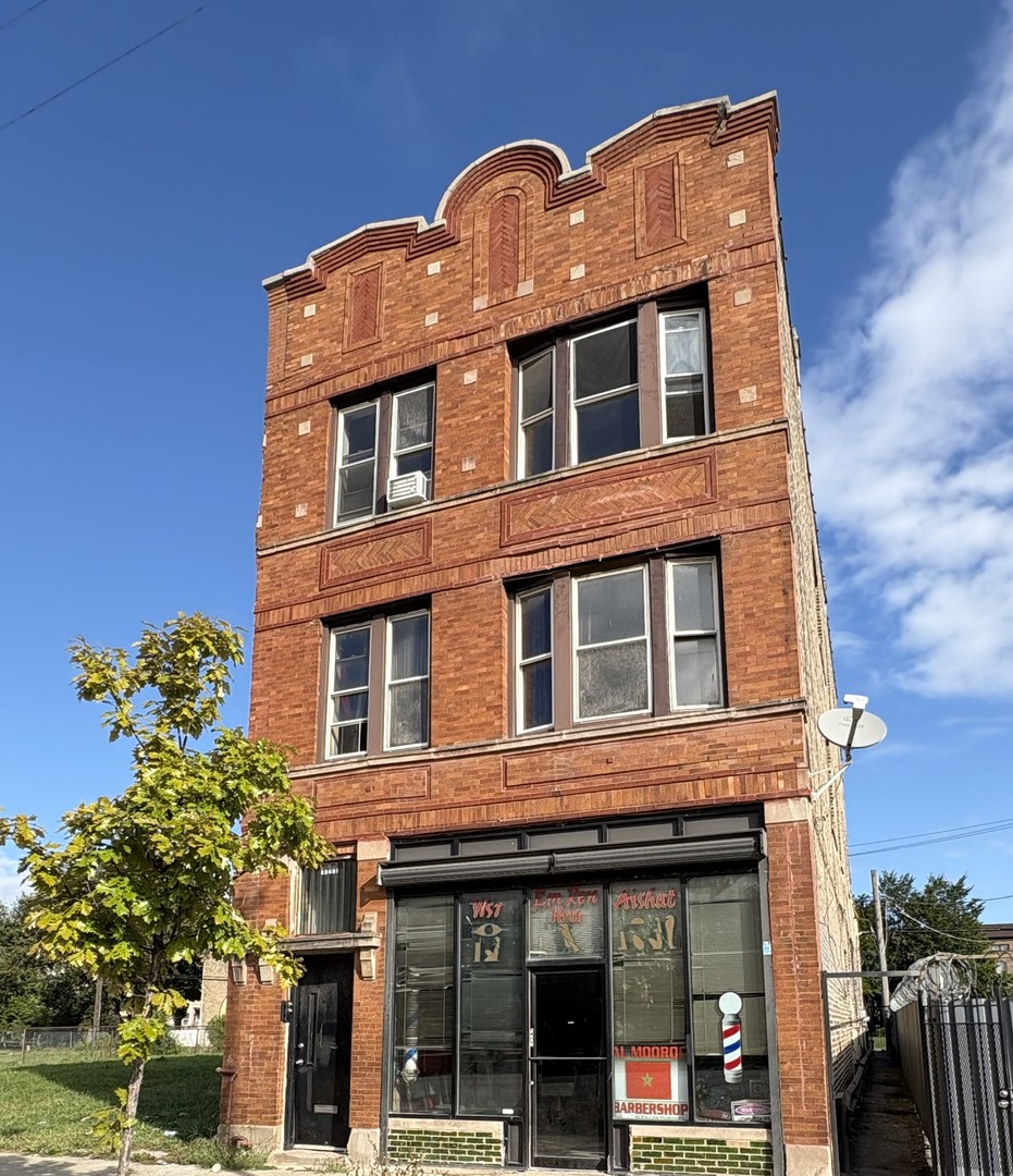 3042 W Roosevelt Road, Chicago, IL 60612