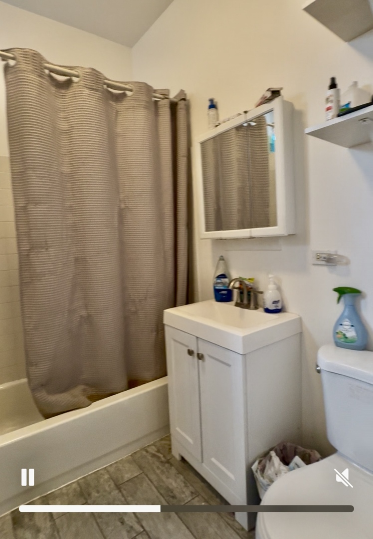 3042 W Roosevelt Road, Chicago, IL 60612
