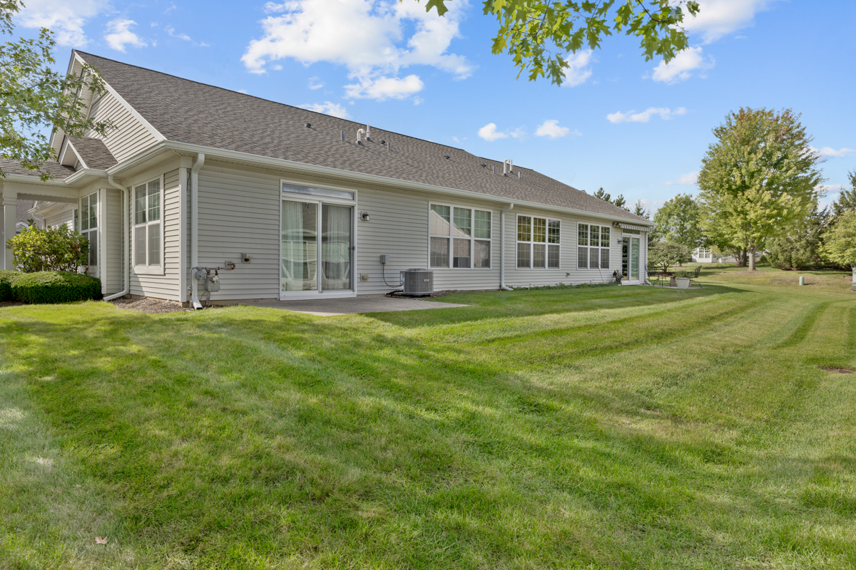 14060 PALISADES Avenue, Huntley, IL 60142