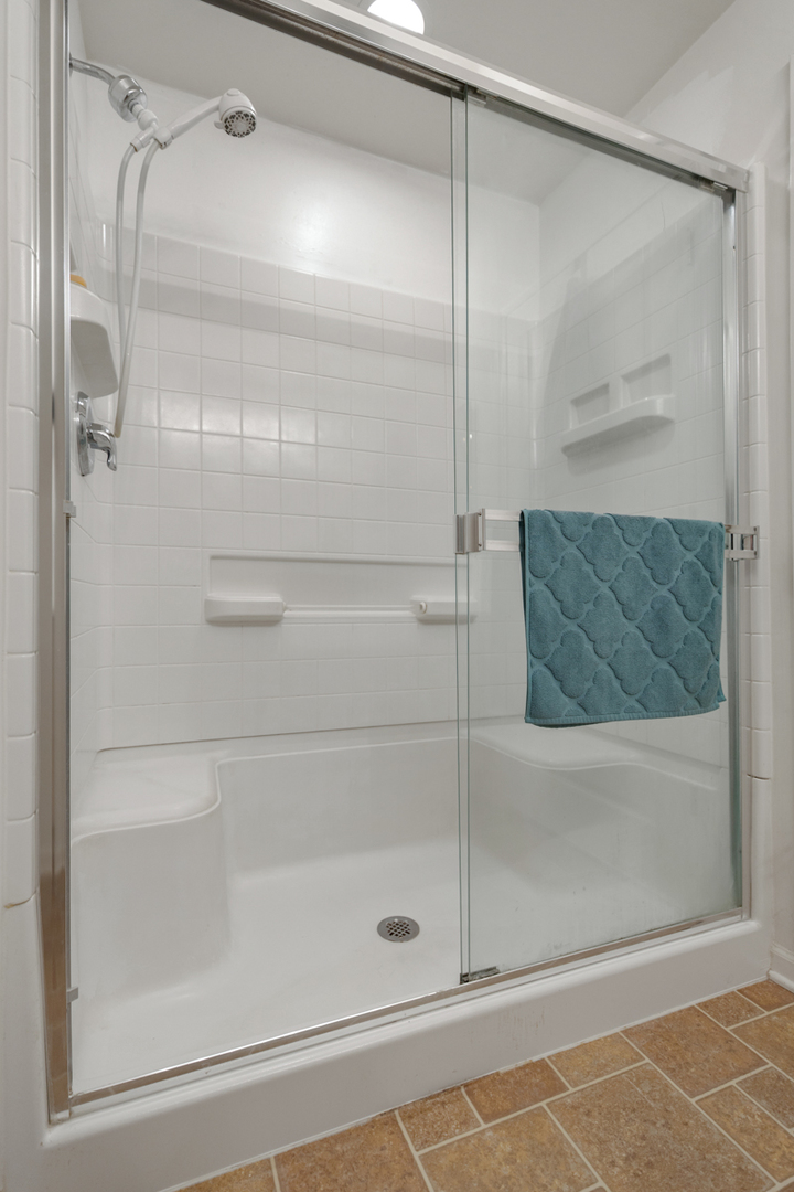 14060 PALISADES Avenue, Huntley, IL 60142