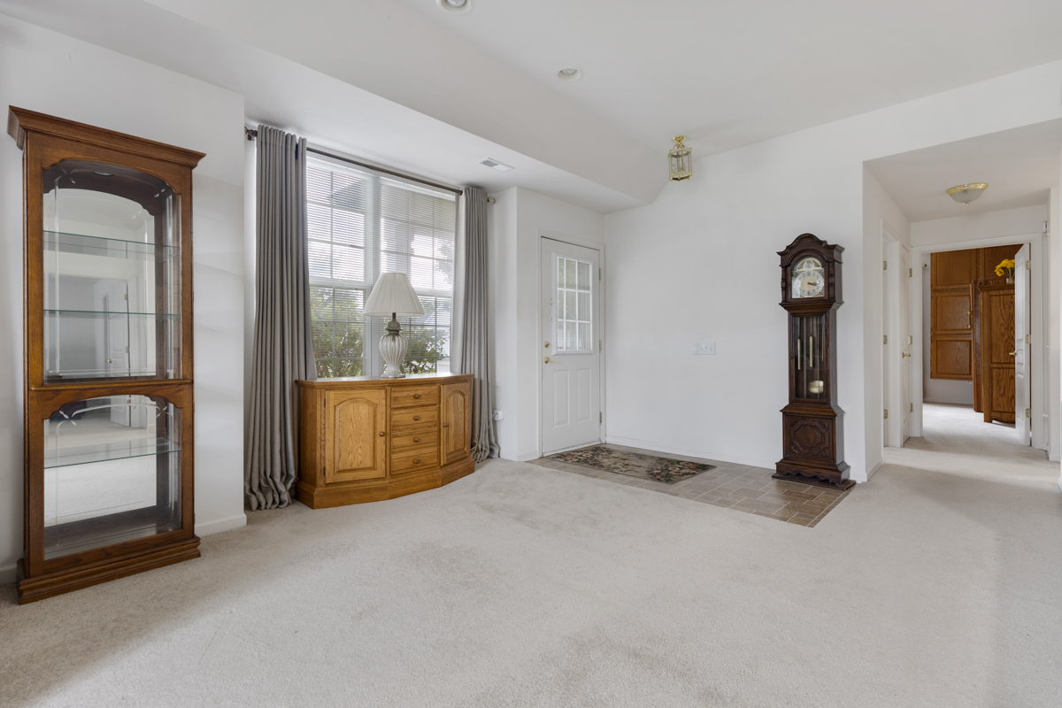 14060 PALISADES Avenue, Huntley, IL 60142