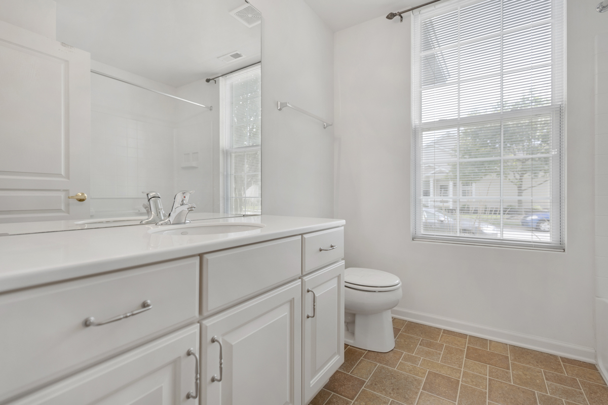 14060 PALISADES Avenue, Huntley, IL 60142