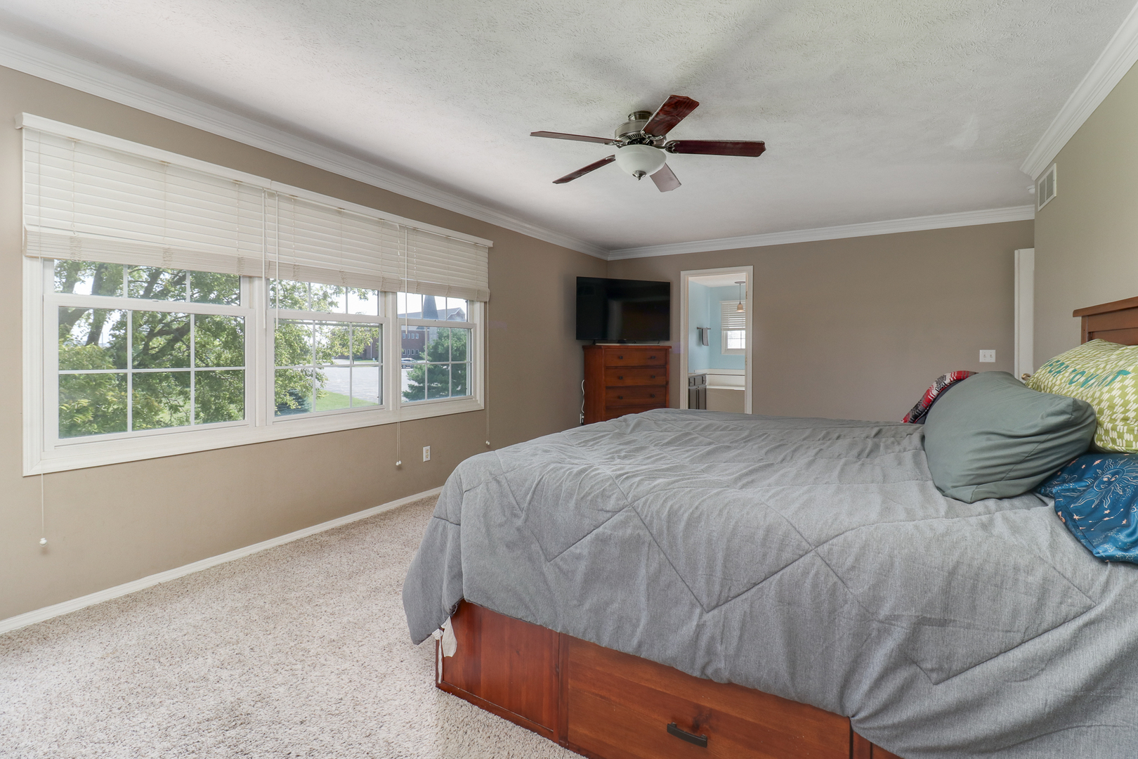 14 Minks Court, Bloomington, IL 61704