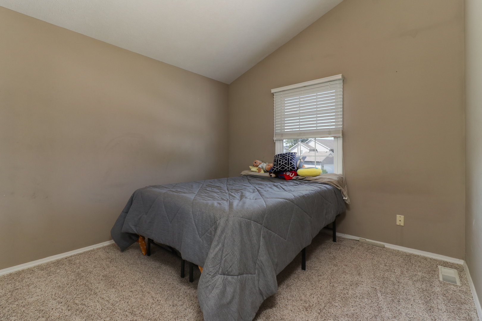 14 Minks Court, Bloomington, IL 61704