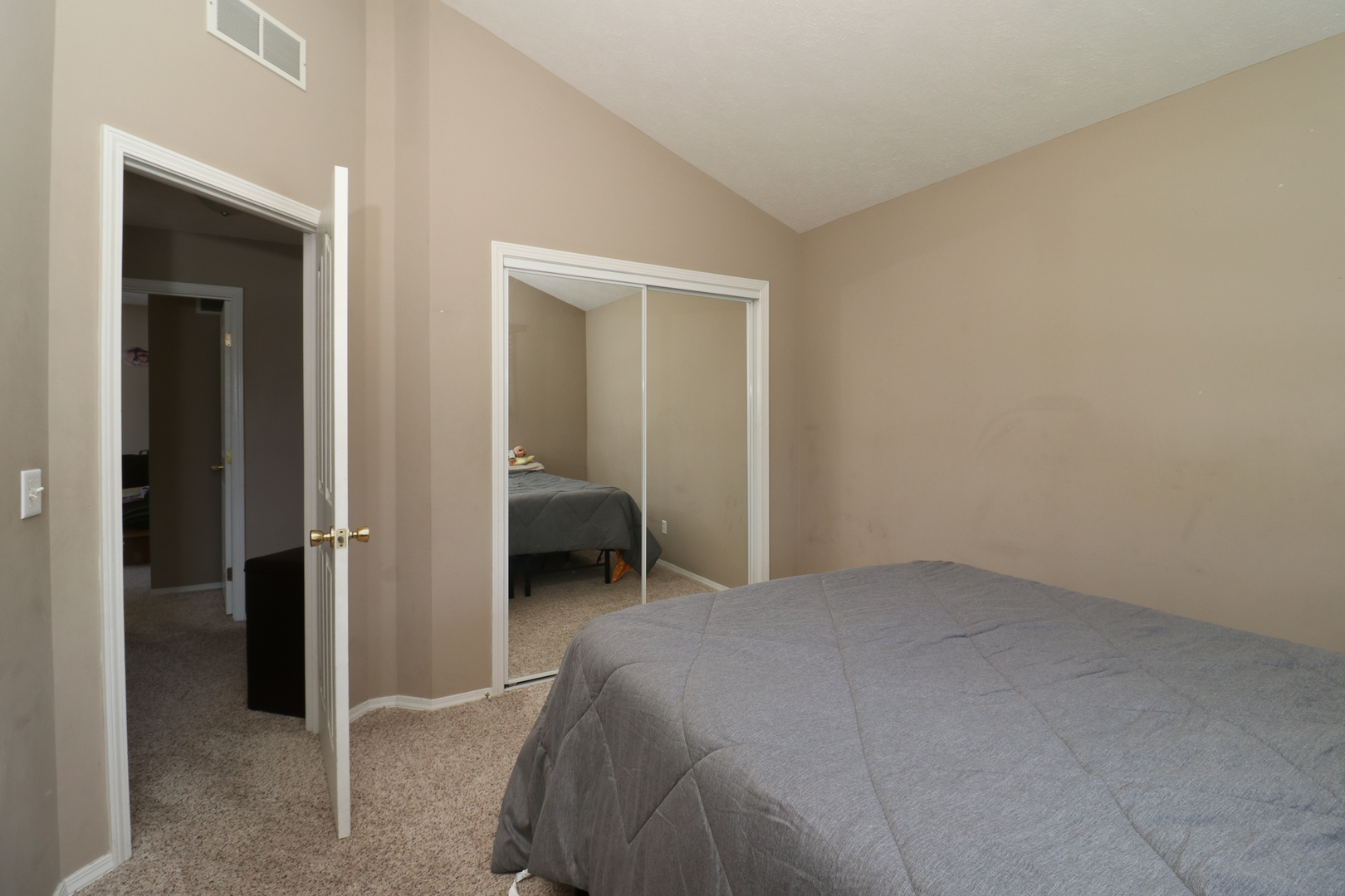 14 Minks Court, Bloomington, IL 61704