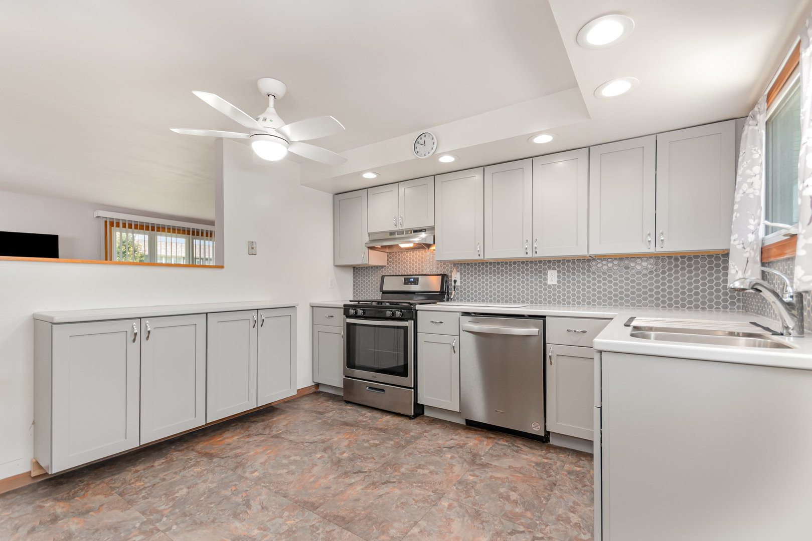 8743 S Kenton Avenue #8743, Hometown, IL 60456