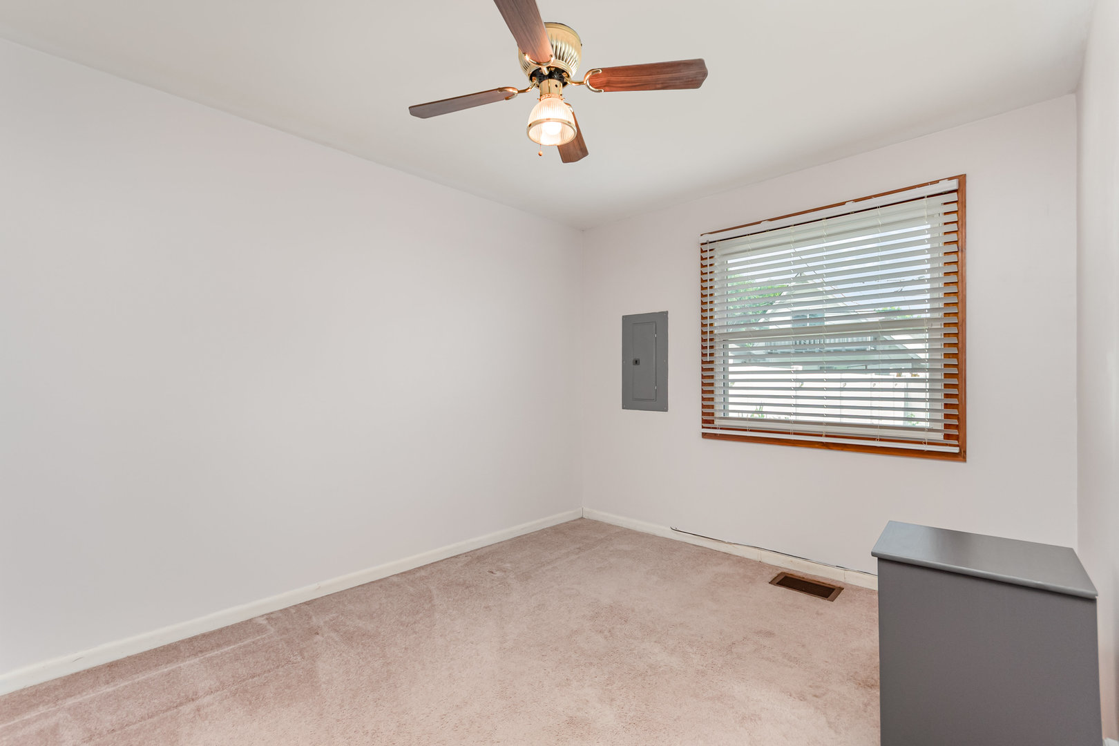 8743 S Kenton Avenue #8743, Hometown, IL 60456