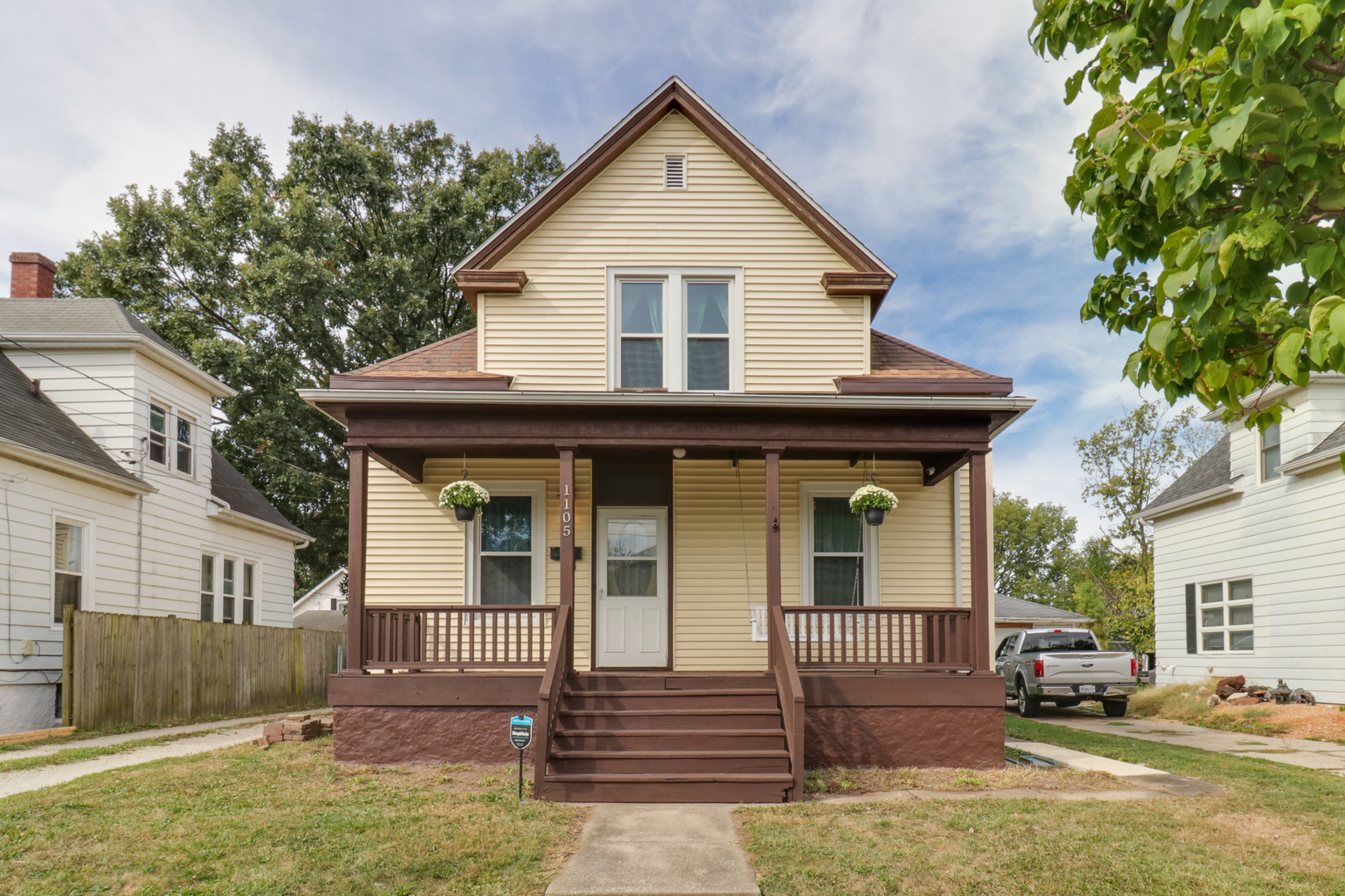 1105 S Center Street, Bloomington, IL 61701