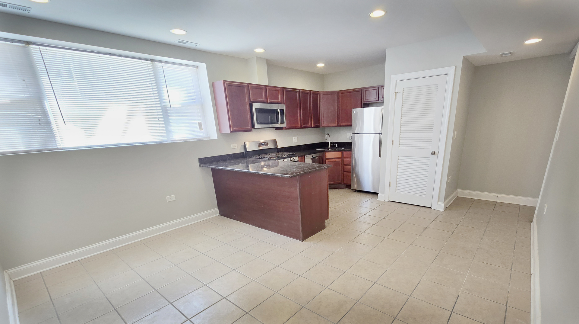 1937 W Granville Avenue #1-A GE, Chicago, IL 60660