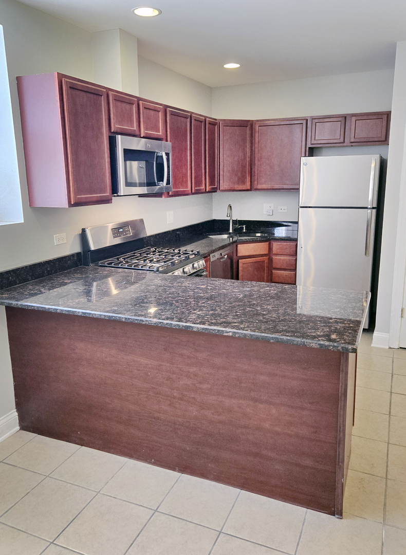 1937 W Granville Avenue #1-A GE, Chicago, IL 60660